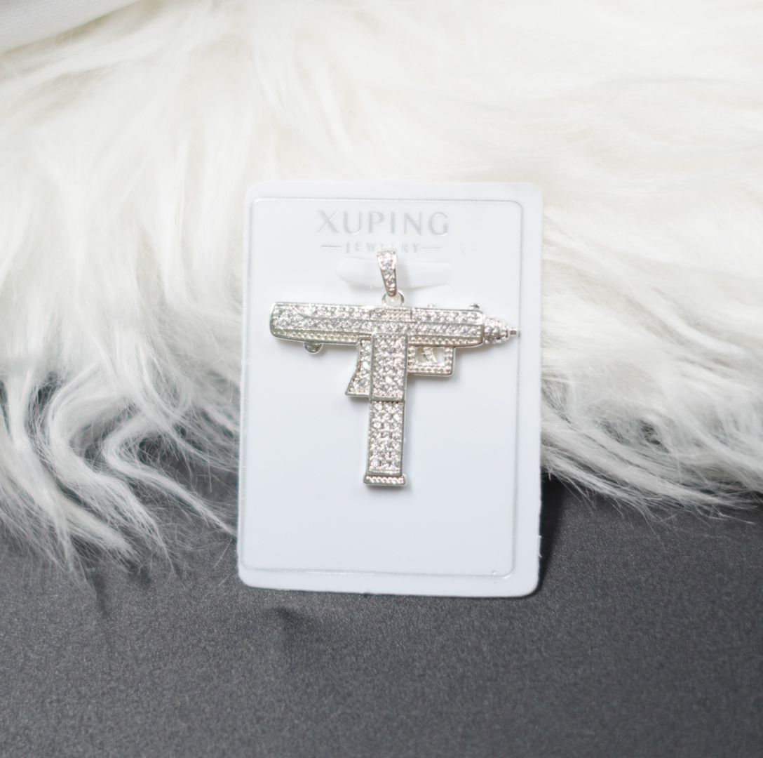 Miniatura 1 de DIJE PISTOLA UZI PLATEADA PIEDRAS BLANCA